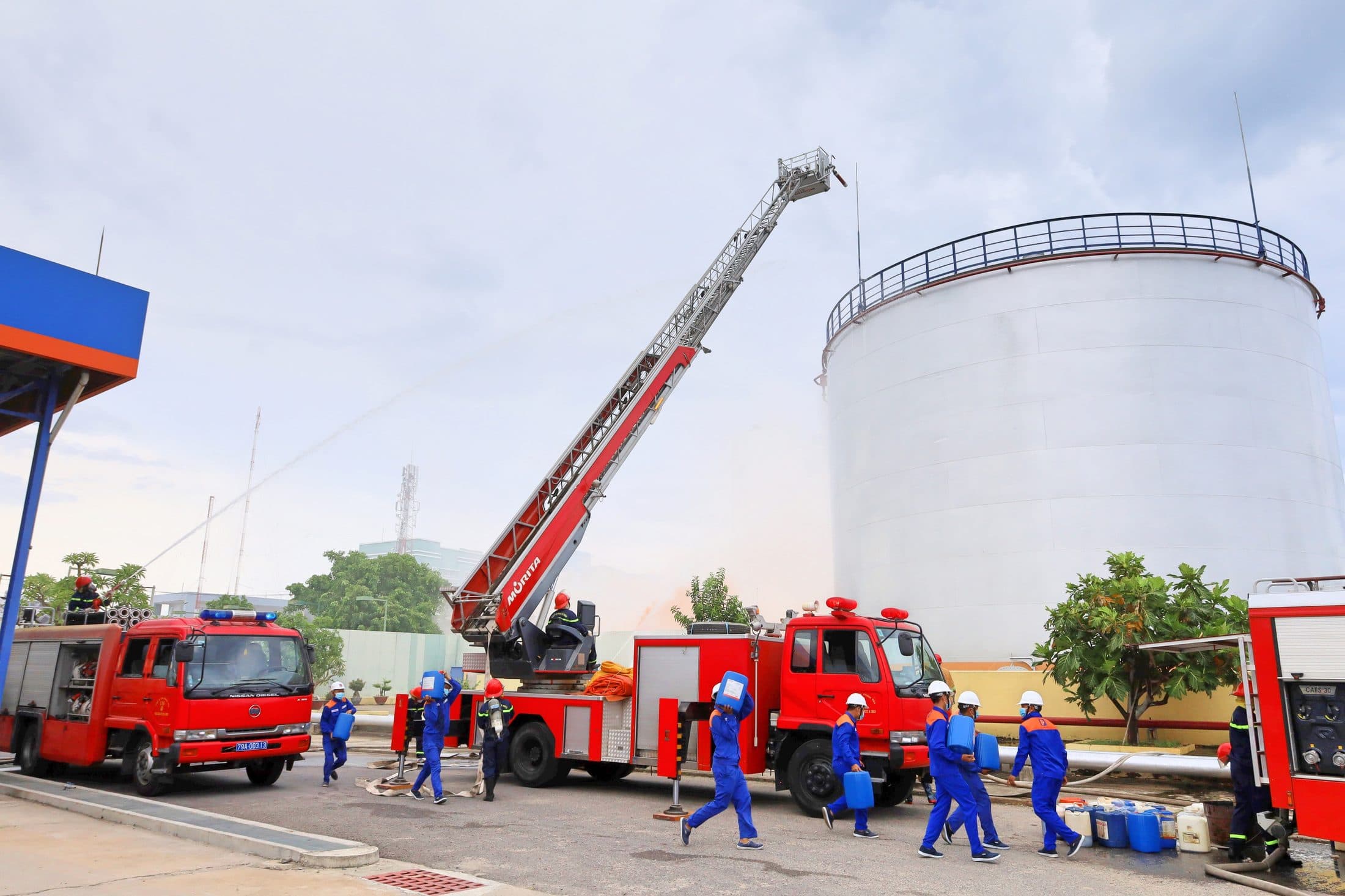Diễn tập ứng phó sự cố tại tổng kho Petrolimex